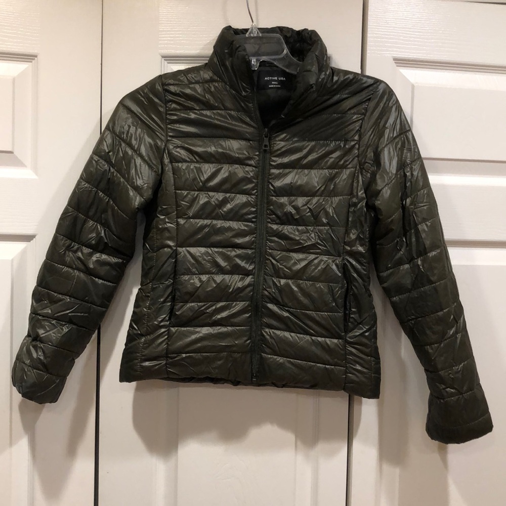 Lightweight Olive Green Puffer Jacket. Size S